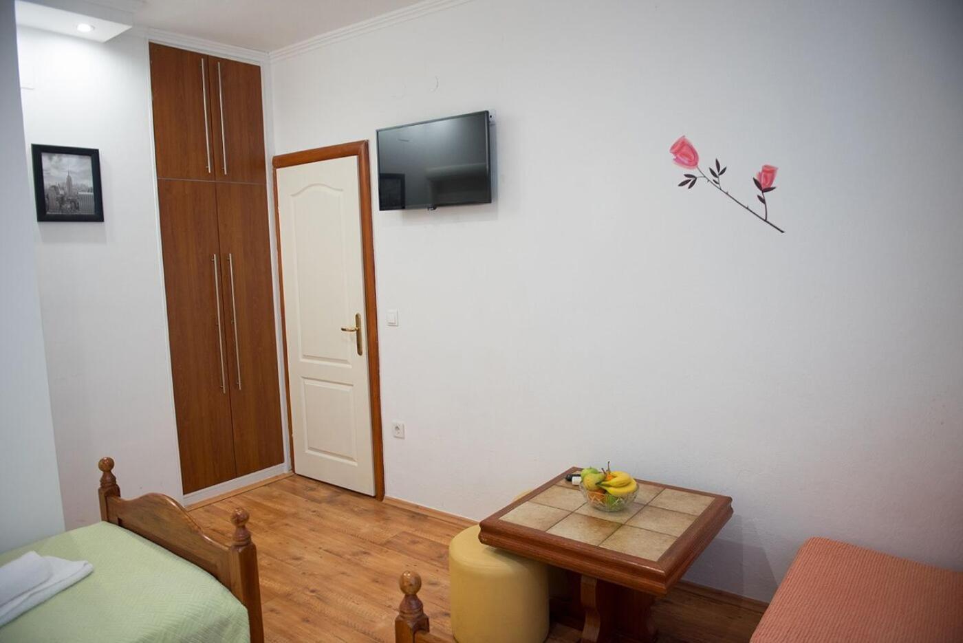 Apartments And Rooms Robi Podstrana Extérieur photo