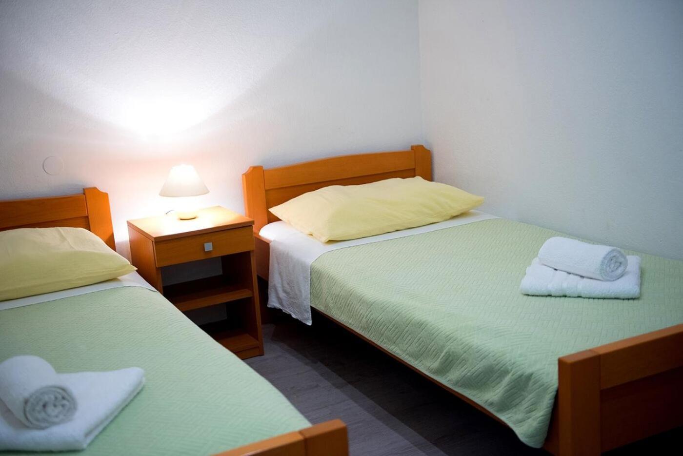 Apartments And Rooms Robi Podstrana Extérieur photo