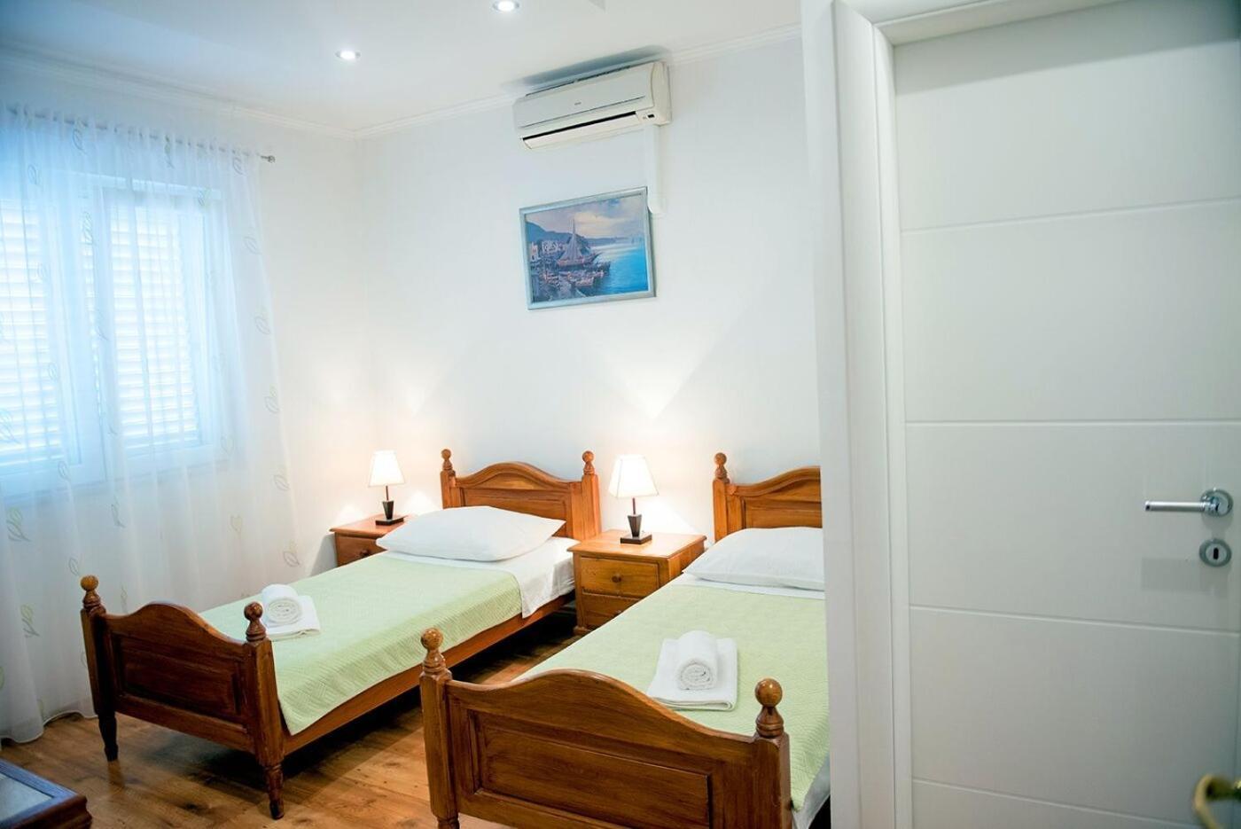 Apartments And Rooms Robi Podstrana Extérieur photo