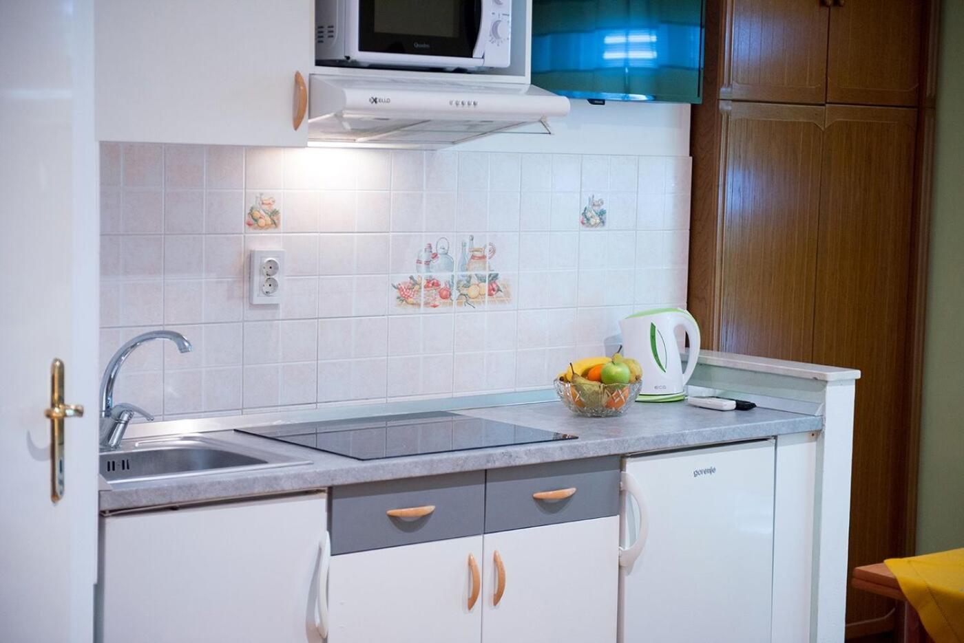 Apartments And Rooms Robi Podstrana Extérieur photo